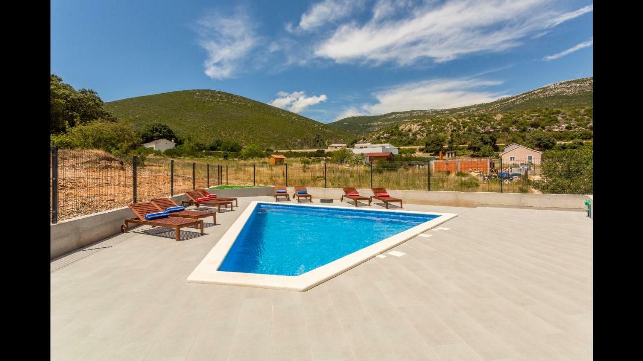 Villa Mila Kastela Kaštel Novi エクステリア 写真