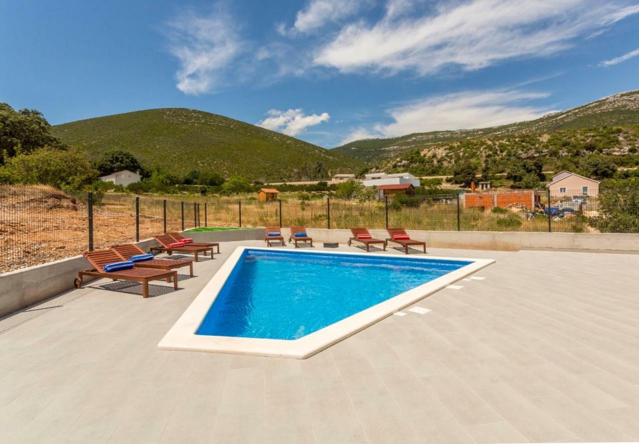 Villa Mila Kastela Kaštel Novi エクステリア 写真